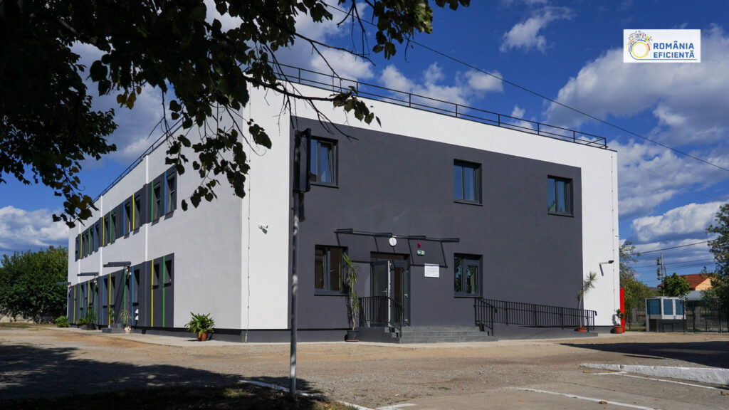 inaugurare after renovare scoala simian romania eficienta
